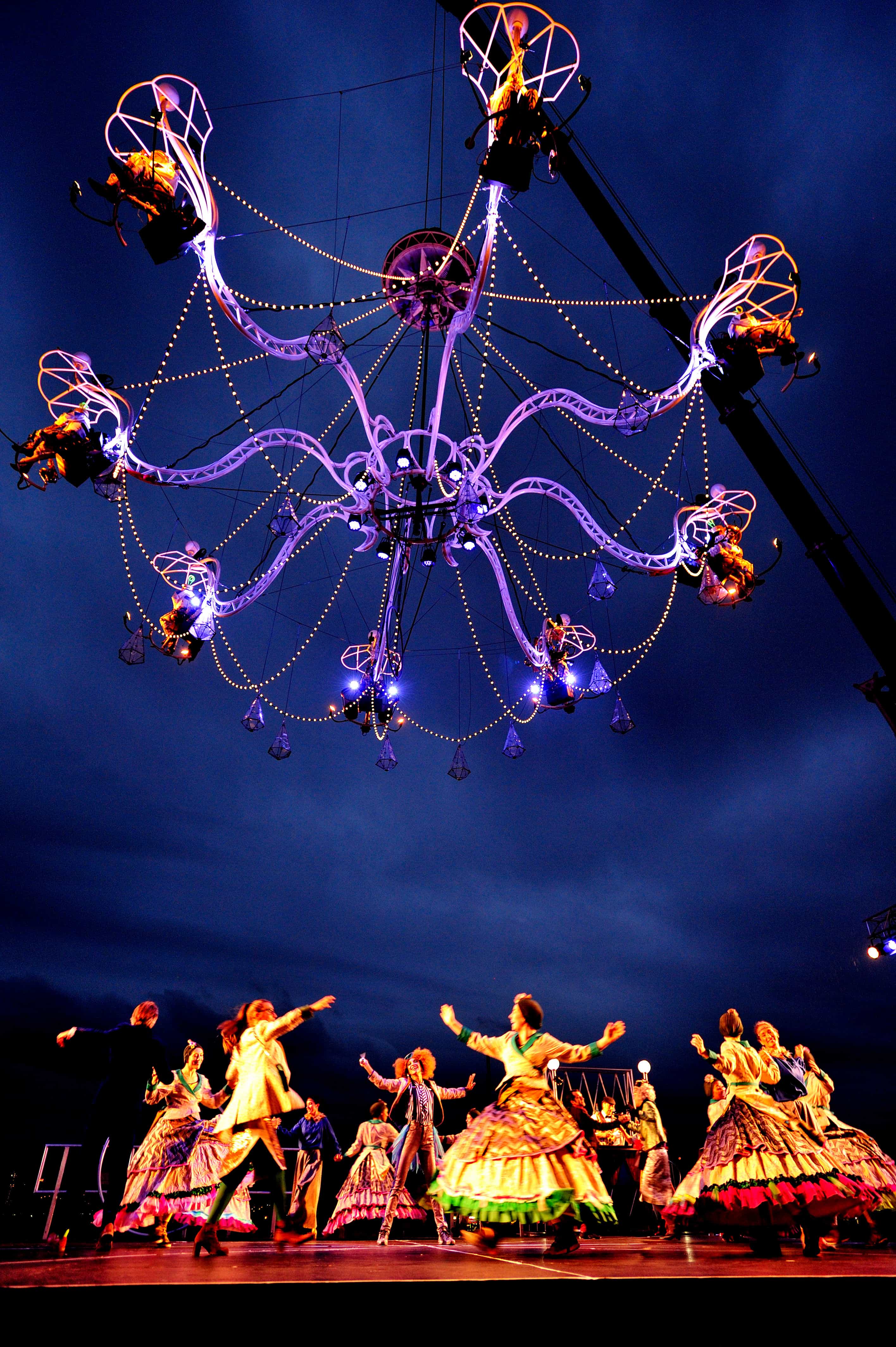 Cristal Palace by Transe Express P waltz under chandelier